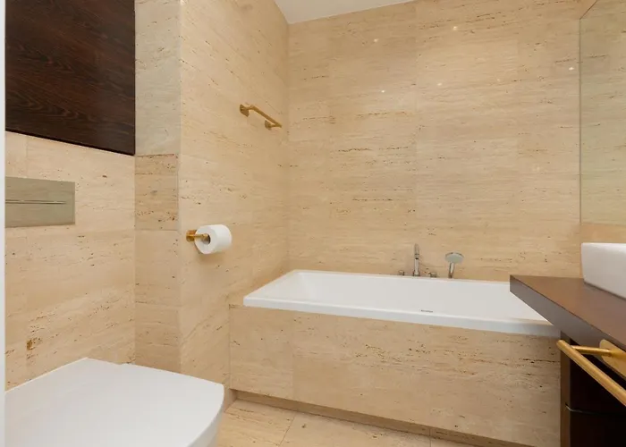 Hotel Golden Sands Piaskowa With Parking & Balcony By Renters Warszawa